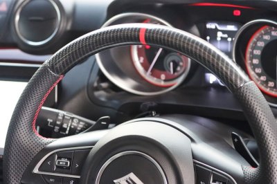 ZIPTUNE スズキ スイフトスポーツ スイフト ZC33S ステアリング 純正 ZIPTUNE スズキ スイフトスポーツ スイフト ZC33S ステアリング 純正